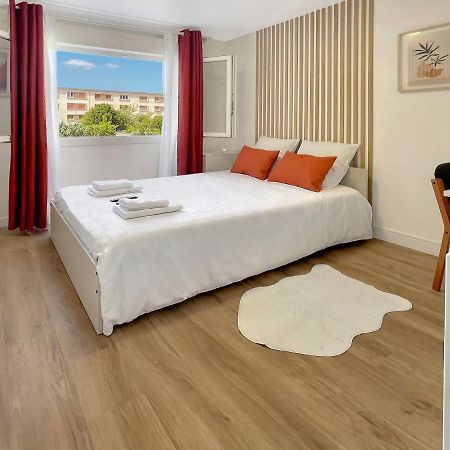 Le Petit Melun Apartamento Exterior foto