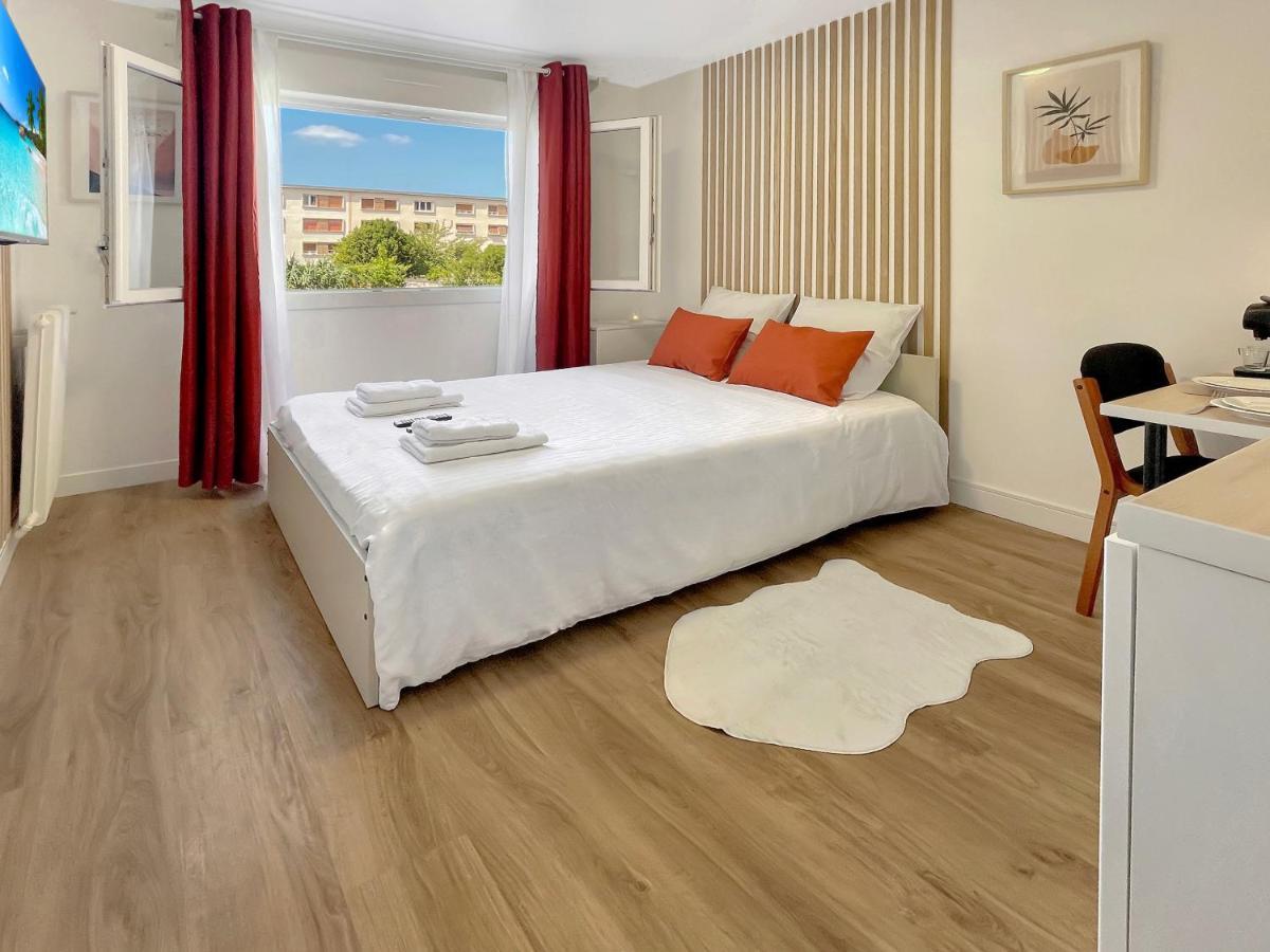 Le Petit Melun Apartamento Exterior foto